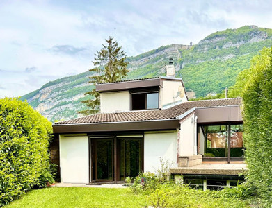 Maison à vendre à Bossey, Haute-Savoie, Rhône-Alpes, avec Leggett Immobilier