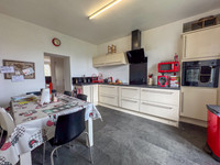 Maison à vendre à Beugnon-Thireuil, Deux-Sèvres - 135.000 € - photo 3