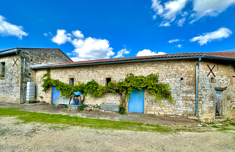 French property for sale in Saint-Jean-de-Sauves, Vienne - €210,500 - photo 1