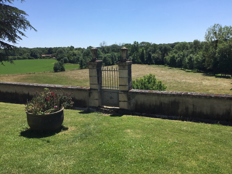 French property for sale in Sommières-du-Clain, Vienne - €349,800 - photo 9