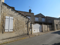 Maison à vendre à Mérignac, Charente - 214.900 € - photo 1