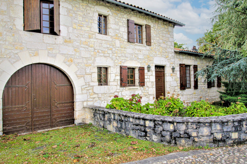 French property for sale in Segonzac, Dordogne - &#8364;227,000 - photo 2
