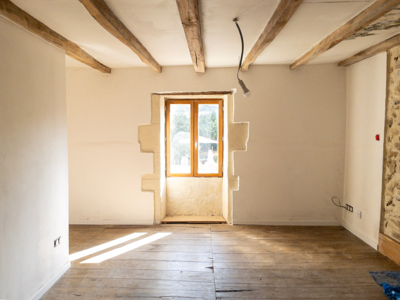 French property for sale in Lésignac-Durand, Charente - €99,000 - photo 2