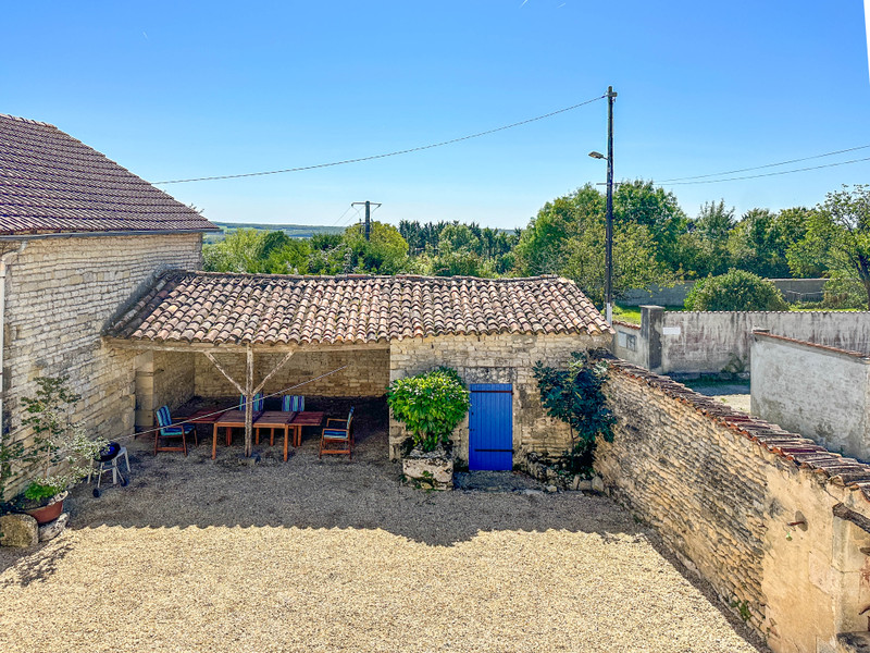 French property for sale in Beauvais-sur-Matha, Charente-Maritime - €125,000 - photo 0