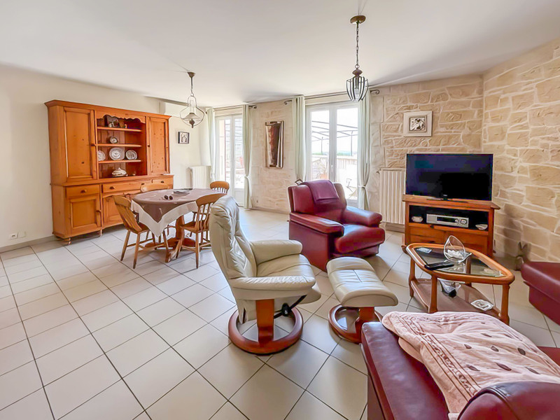French property for sale in Lançon-Provence, Bouches-du-Rhône - €430,000 - photo 9
