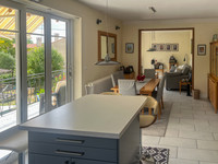 Maison à vendre à Chef-Boutonne, Deux-Sèvres - 215.000 € - photo 4