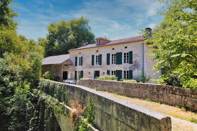 Moulin à vendre à Aubeterre-sur-Dronne, Charente, Poitou-Charentes, avec Leggett Immobilier