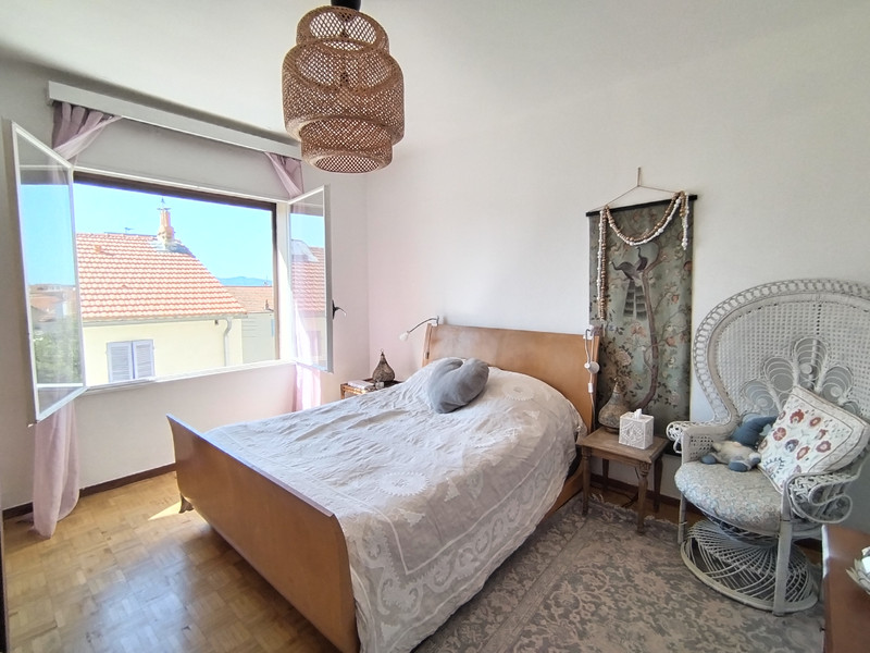 French property for sale in Toulon, Var - €226,000 - photo 4