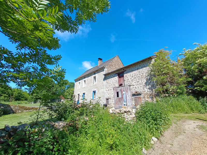 Maison à vendre à Crocq, Creuse - 159.900 € - photo 1