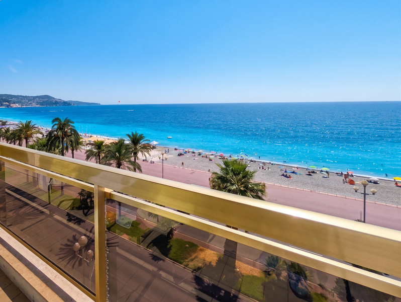 French property for sale in Nice, Alpes-Maritimes - €2,100,000 - photo 1