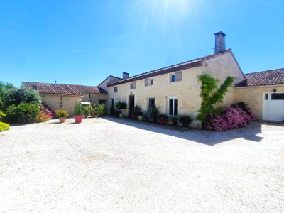 Maison à vendre à Ligné, Charente, Poitou-Charentes, avec Leggett Immobilier