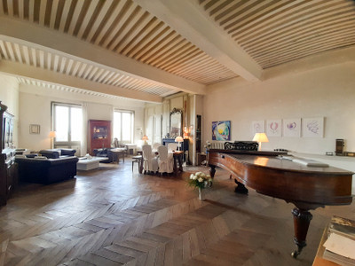 14th-century Chateau de Ville / Private mansion / Bed and Breakfast. Restored with panoramic views. 