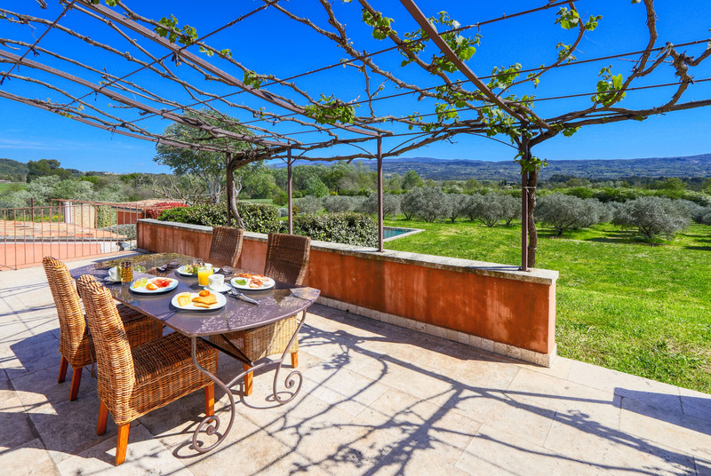 French property for sale in Roussillon, Vaucluse - €975,000 - photo 2