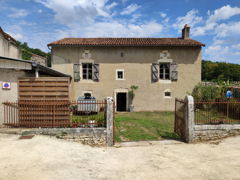 French property for sale in Voulême, Vienne - &#8364;376,300 - photo 8