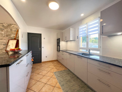 French property for sale in Flayosc, Var - €465,000 - photo 4