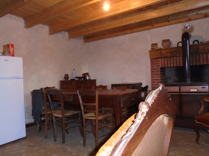 French property for sale in Pressac, Vienne - &#8364;35,000 - photo 4