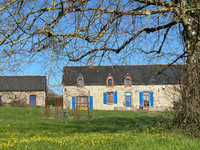 Maison à vendre à Torcé-Viviers-en-Charnie, Mayenne - 299.500 € - photo 2