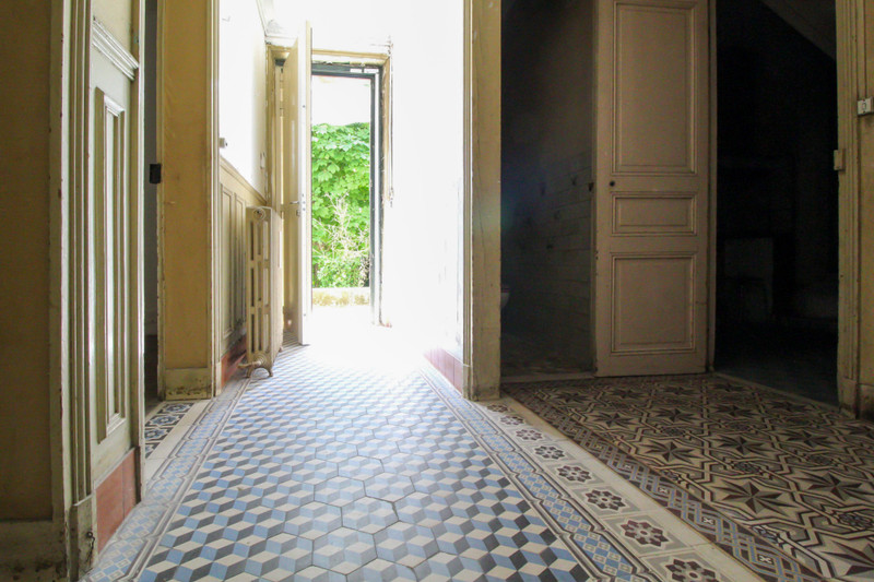 French property for sale in Montreuil, Seine-Saint-Denis - €1,500,000 - photo 5