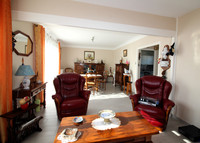 Maison à vendre à Ruffec, Charente - 152.600 € - photo 3