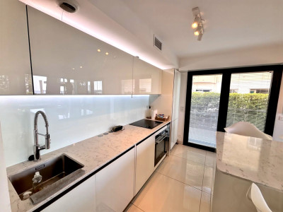 French property for sale in Antibes, Alpes-Maritimes - €859,000 - photo 2