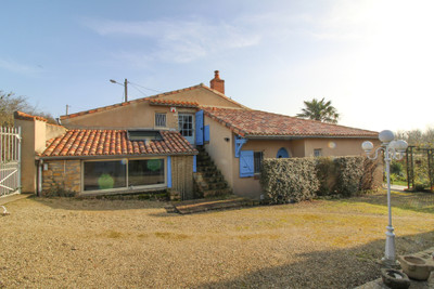 Maison à vendre à Saint-Varent, Deux-Sèvres, Poitou-Charentes, avec Leggett Immobilier