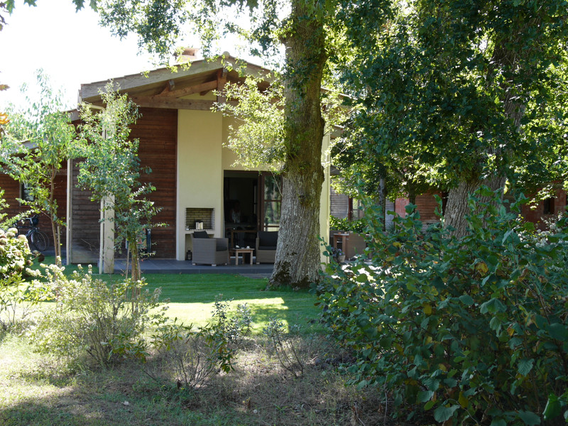 French property for sale in Salles, Gironde - €200,000 - photo 7