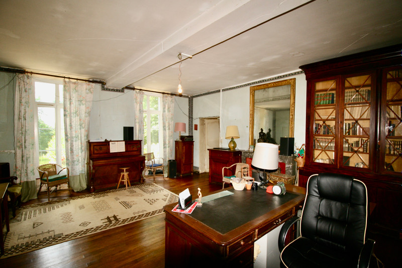 French property for sale in Orgedeuil, Charente - €351,000 - photo 4