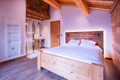 Ski property for sale in Champagny-en-Vanoise - €2,650,000 - photo 9