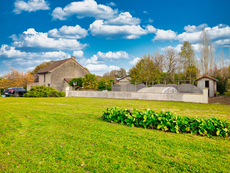 French property for sale in Saint-Hilaire-la-Treille, Haute-Vienne - €265,000 - photo 0