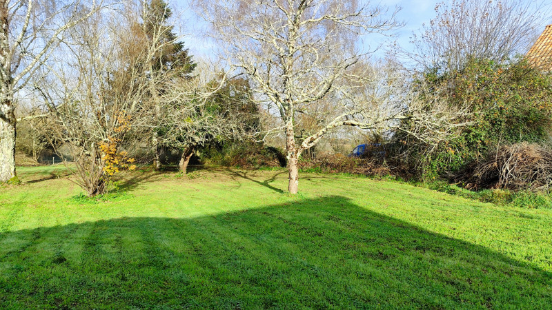French property for sale in Chassiecq, Charente - €79,995 - photo 2