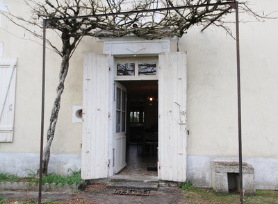 French property for sale in Néré, Charente-Maritime - €114,450 - photo 2