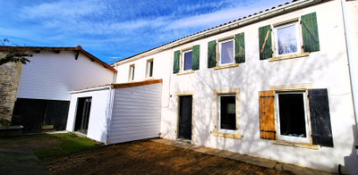 Maison à vendre à Vérines, Charente-Maritime, Poitou-Charentes, avec Leggett Immobilier