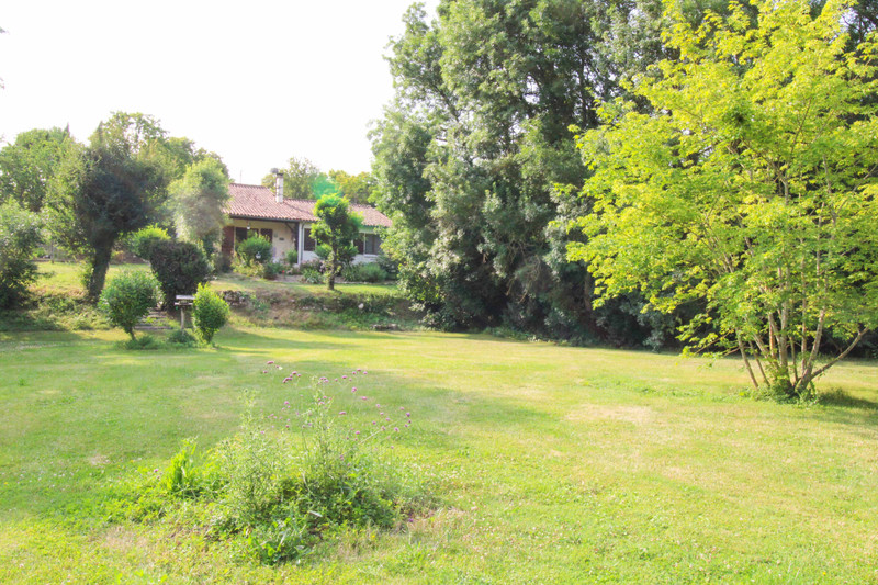 French property for sale in Le Vert, Deux-Sèvres - &#8364;251,450 - photo 4