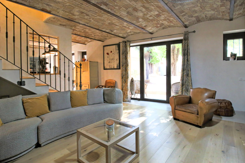 French property for sale in Apt, Vaucluse - €345,000 - photo 1