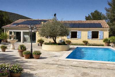 Maison à vendre à Plan-d'Aups-Sainte-Baume, Var, PACA, avec Leggett Immobilier
