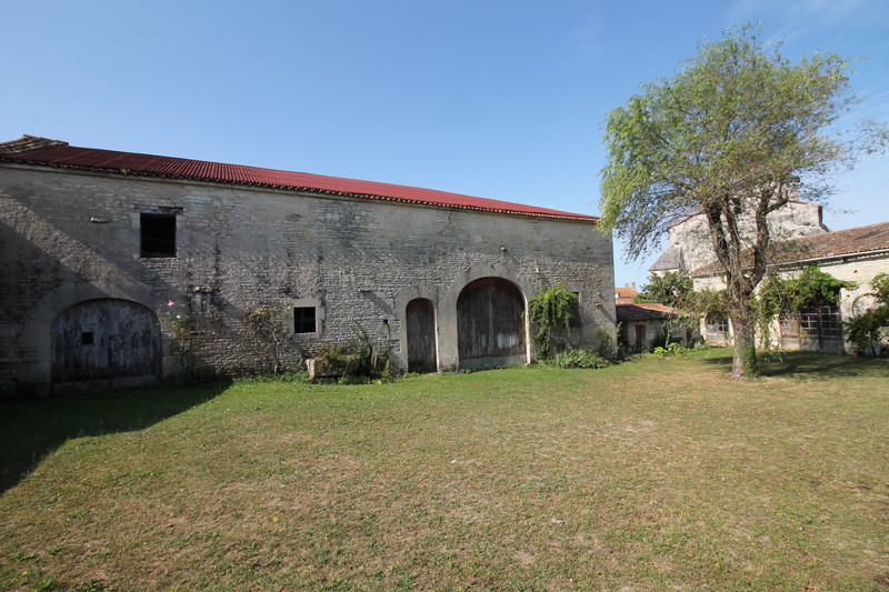 French property for sale in Tusson, Charente - €365,700 - photo 8