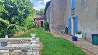 Maison à vendre à Terres-de-Haute-Charente, Charente - 152.600 € - photo 10
