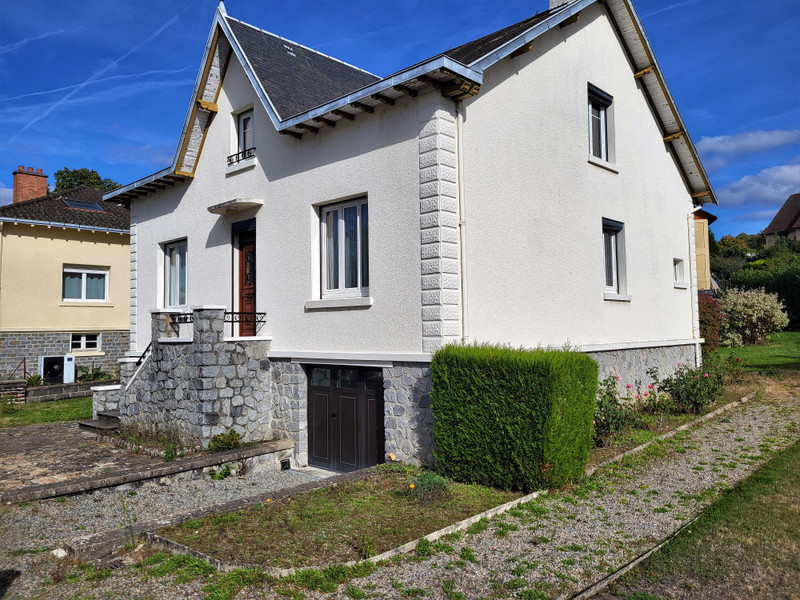 Maison à vendre à Saint-Yrieix-la-Perche, Haute-Vienne - 169 000 € - photo 1 Maison à vendre à Saint-Yrieix-la-Perche, Haute-Vienne - 169 000 € - photo 1