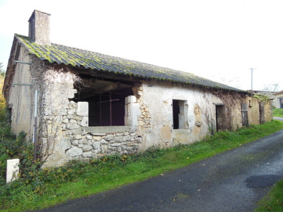Maison à vendre à Lussac-les-Châteaux, Vienne, Poitou-Charentes, avec Leggett Immobilier
