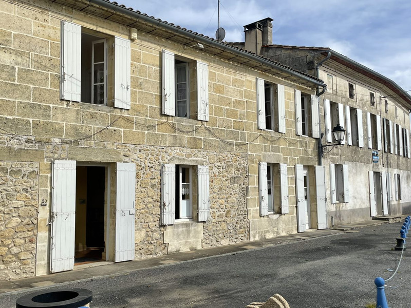 Maison à vendre à Civrac-sur-Dordogne, Gironde - 168 000 € - photo 1