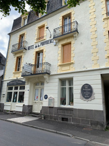 Commerce à vendre à Égliseneuve-d'Entraigues, Puy-de-Dôme, Auvergne, avec Leggett Immobilier