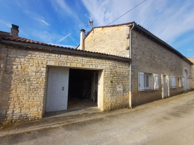 French property for sale in Fouqueure, Charente - €99,000 - photo 1