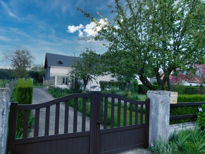 Maison à vendre à Bettembos, Somme, Picardie, avec Leggett Immobilier