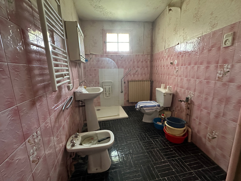 French property for sale in Saint-Estèphe, Dordogne - €66,600 - photo 8