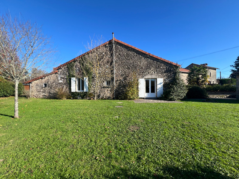 Maison à vendre à Saint-Estèphe, Dordogne - 214.000 € - photo 1
