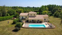 Maison à vendre à Ruffec, Charente - 342.100 € - photo 1