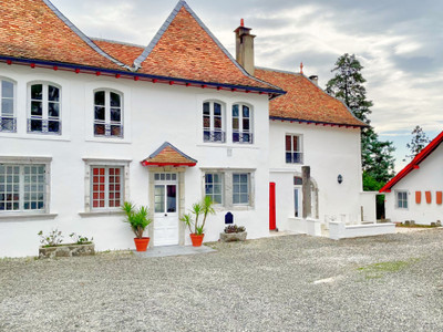 OFFER ACCEPTED - MANOR HOUSE + 2.5 ACRES + IDEAL B&B/GÎTES + COTTAGE & BARN TO RENOVATE + SUPERB MOUNTAIN VIEW