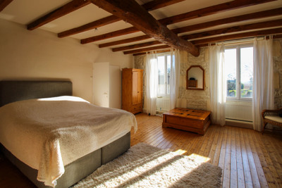 Impressive 5 bedroom maison de maitre with swimming pool and grounds  in village close to St Jean d'Angély