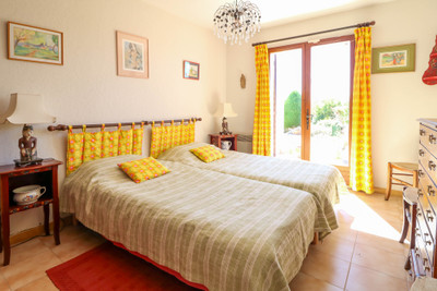 French property for sale in Saint-Maximin, Gard - €675,000 - photo 5