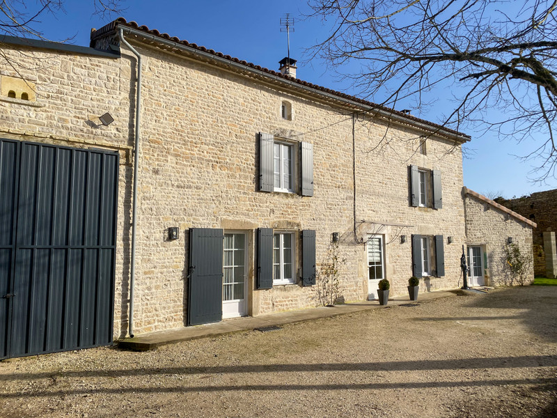 French property for sale in Puyréaux, Charente - €324,990 - photo 1